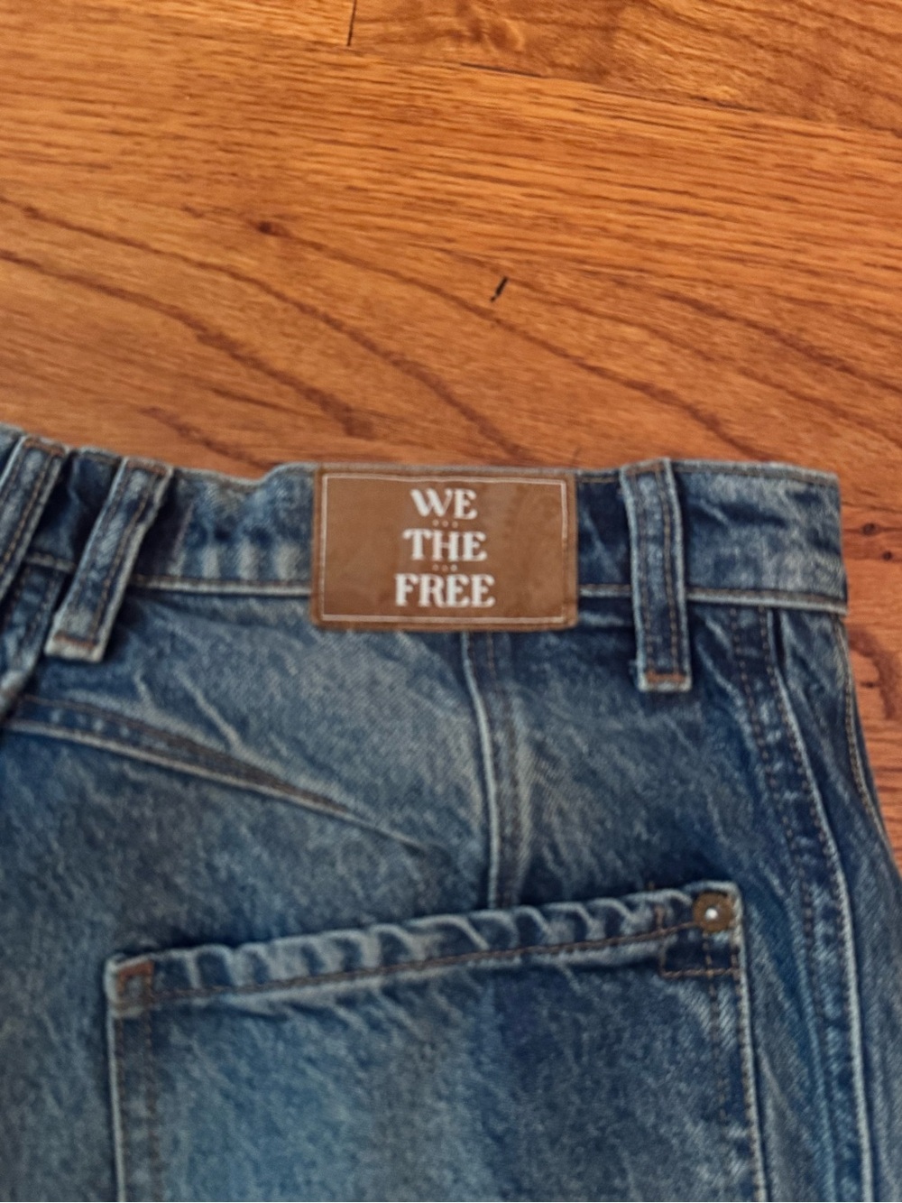 Free People We The Free Relaxed barrel jeans. - Picture 4 of 6